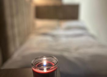 استديو بأثاث مريح وبسيط 