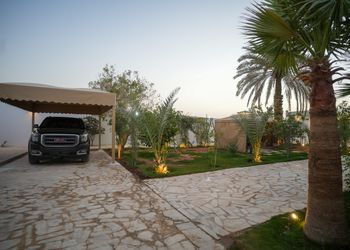 استراحة بمجالس وجلسة خارجية