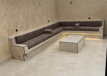 شاليه بصالة مطلة على المسبح 