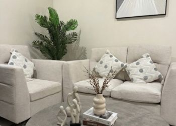 استديو بسرير ماستر وجلسة جانبية