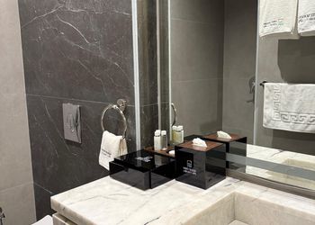 استديو هادئ بسريرين فردية