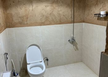 استراحة بجلسات خارجية ومسطح اخضر