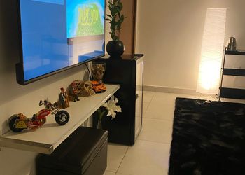 استديو بسرير ماستر وجلسة جانبية