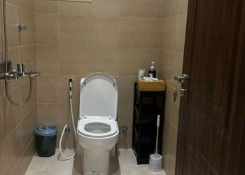 استديو بسرير ماستر وجلسة جانبية