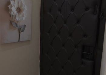 شقة بصالة هادئة وغرفتين نوم 