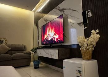 استديو بسرير ماستر وجلسة جانبية