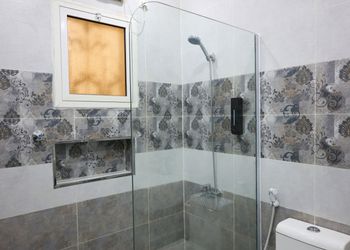 استديو بسرير ماستر وجلسه جانبيه