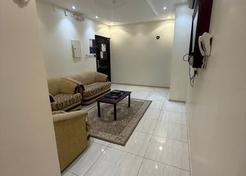 شقة بغرفتين نوم وصالة 
