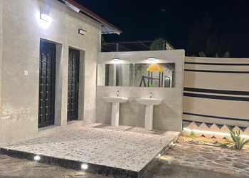مزرعة بمناظر خلابة وجلسة خارجية 