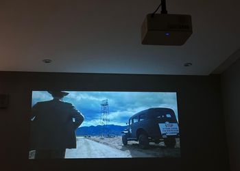شقة فاخرة بغرفة وصالة سينما 