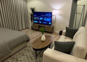 استديو هادئ بدخول ذاتي 