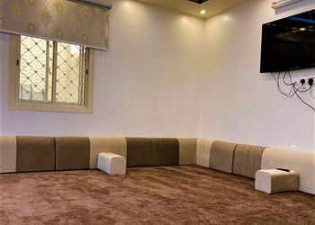 استراحة بمجالس ومسبح داخلي 