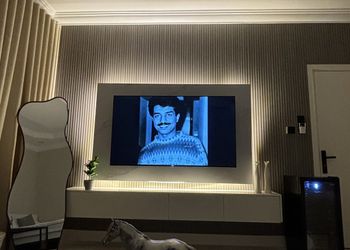 استديو بسرير ماستر وجلسة جانبية 