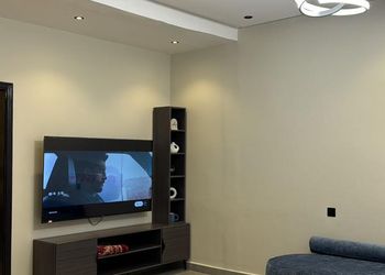 شقة بدخول ذاتي وصالة مريحة 