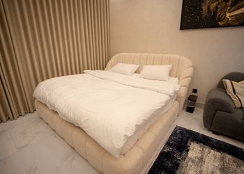 استديو هادئ بسرير ماستر 