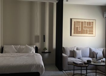 استديو بدخول ذاتي وتصميم هادئ 