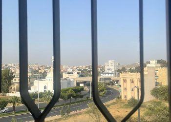 شقة بغرفتين نوم وصالة