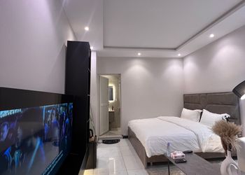 استديو بتصميم أنيق ودخول ذاتي 
