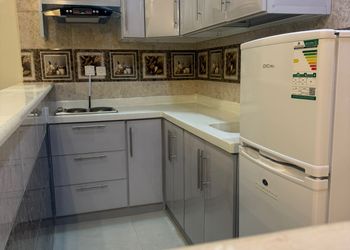 استديو بسرير ماستر وأثاث مريح 