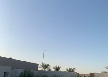 شاليه بجلسة خارجية ومسبح
