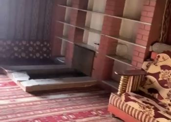 استراحة بجلسة خارجية ومسطح اخضر