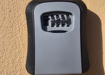 شقة بغرفتين نوم وصالة 