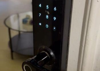 استديو بسرير ماستر وجلسة جانبية
