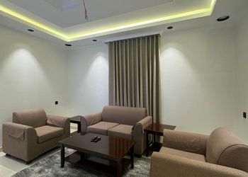 استديو بأثاث مريح وبسيط 