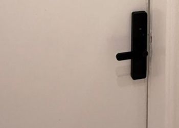 استديو بسرير ماستر وجلسة جانبية