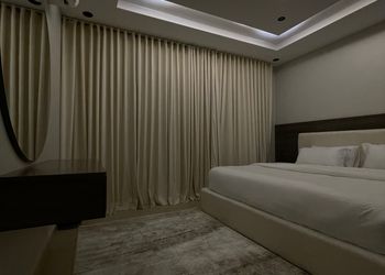 شقة بصالة أنيقة ودخول ذاتي 
