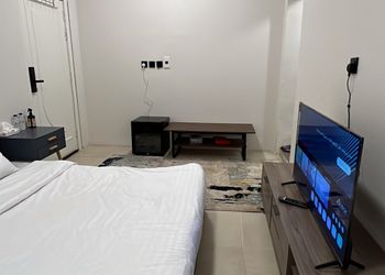 استديو بسريرين مفردة و أثاث مريح