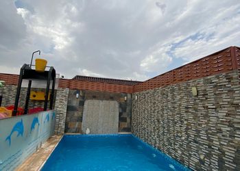 شاليه بألعاب مائية ومسبح