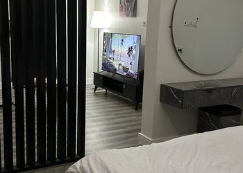 استديو بسرير ماستر وجلسة 