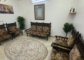 شقة بغرفة جلوس وغرفتين نوم 