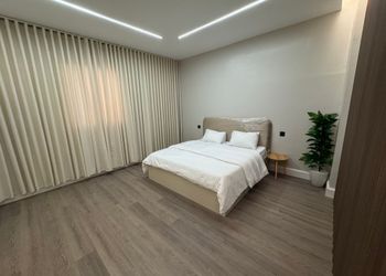 استديو بسرير ماستر وجلسة أنيقة