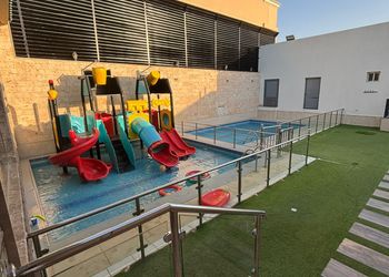 استراحة بمسطح اخضر