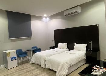 استديو بأثاث مريح وبسيط 