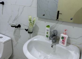 استديو هادئ بسرير ماستر