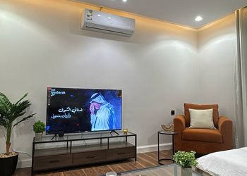 استديو بسرير ماستر وجلسة جانبية 