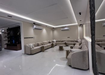 شاليه بتصميم أنيق ومسبح خارجي 