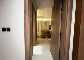 استديو بسرير ماستر وجلسة جانبية