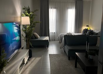 استديو هادئ بدخول ذاتي 