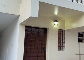 استديو بسريرين مفردة و أثاث مريح