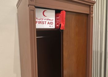 استديو بأسرة مفردة وأثاث مريح