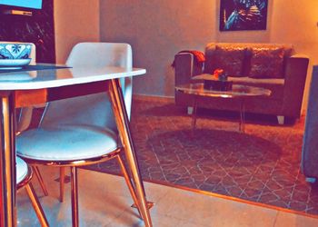 فيلا ببلكونه مطلة على الجبل