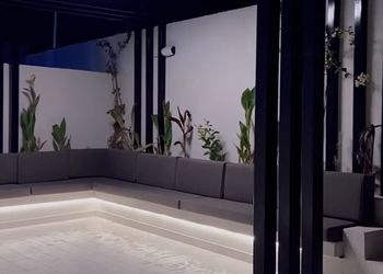 شاليه بغرفة نوم مطلة على المسبح