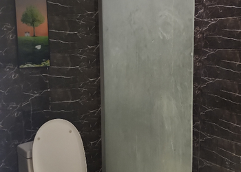 شاليه بمسطح اخضر وجلسة خارجية 