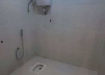 شاليه بألعاب مائية وجلسة 