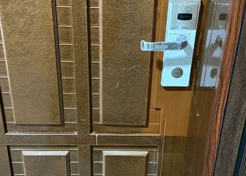 استديو بسرير ماستر وأثاث مريح 