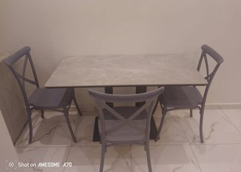 شقة بغرفتين نوم وغرفة معيشة 